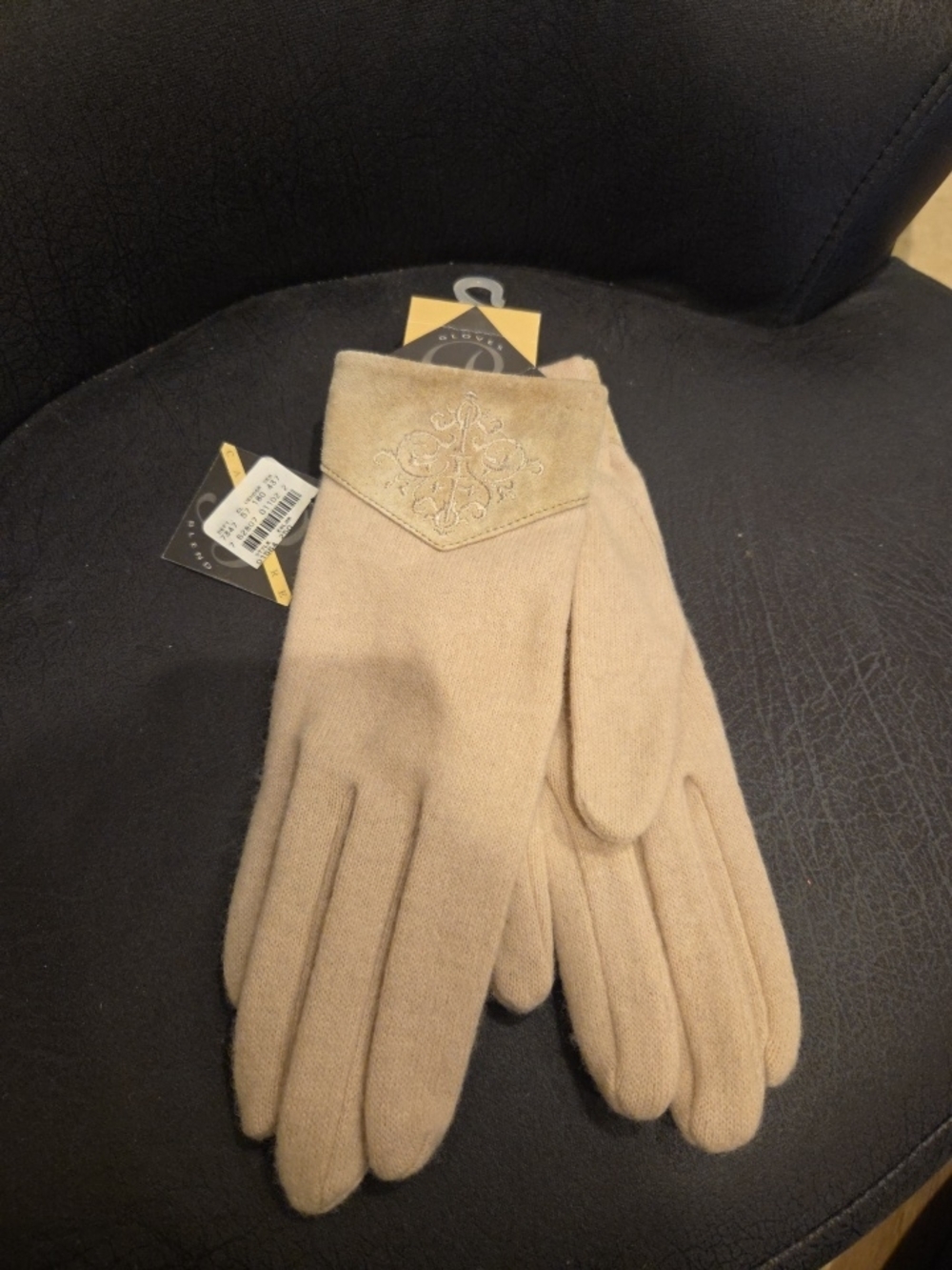 Ben Berger Cashmere Blend Knit Women's Gloves Beige Embroidered Wrist One Size